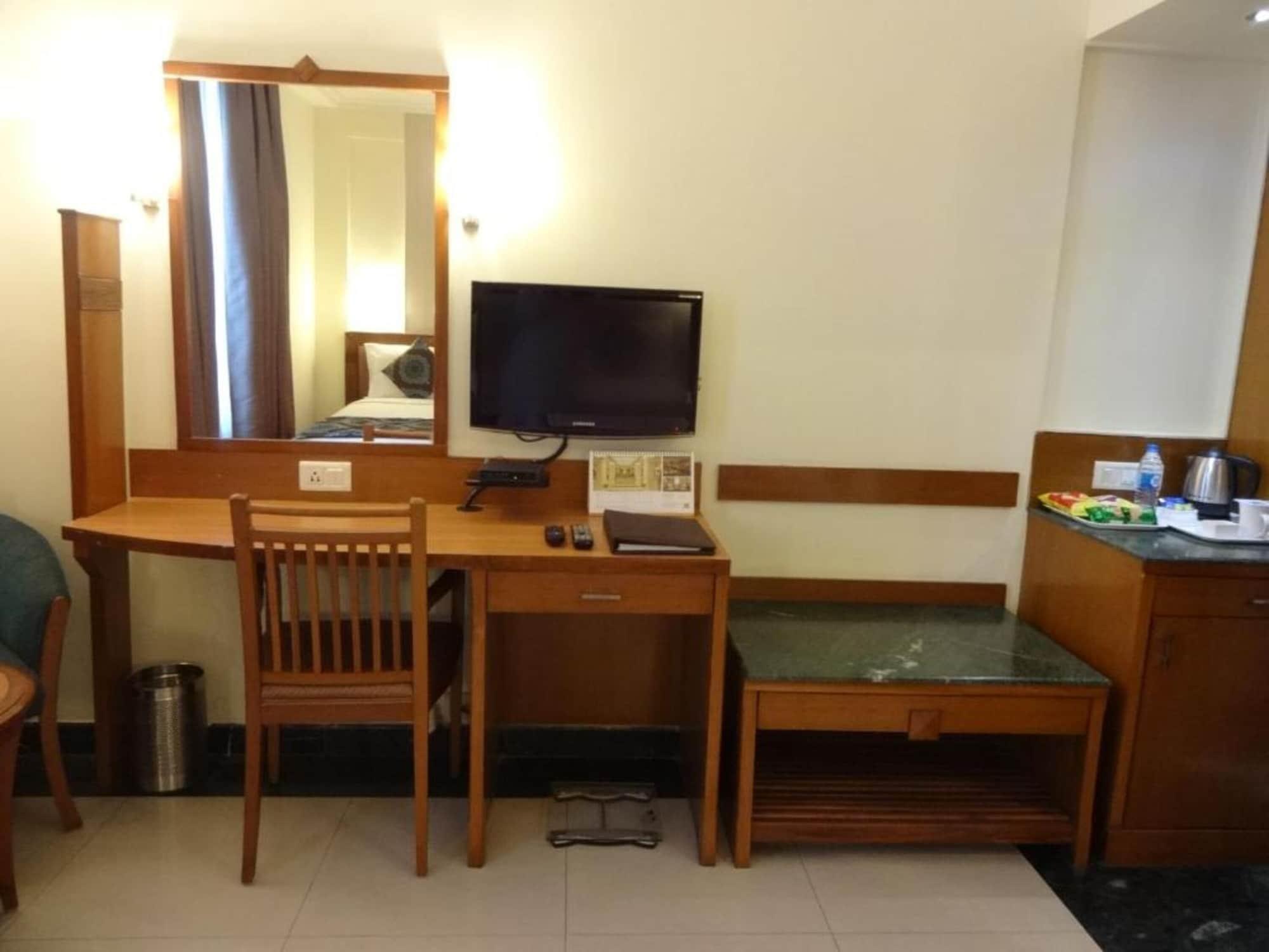 J P Cordial Hotel Бангалор Екстериор снимка