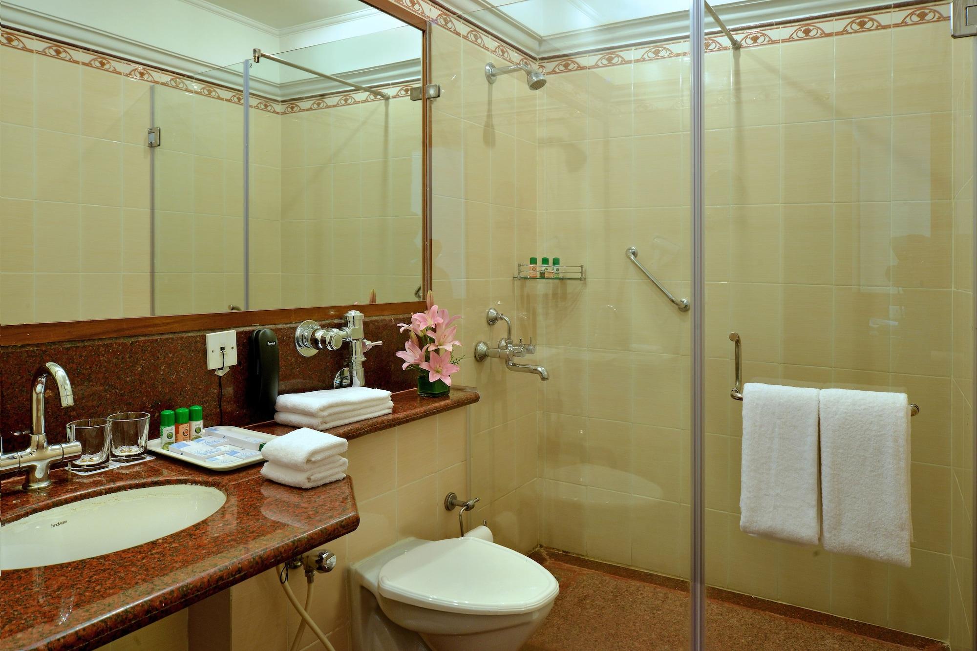 J P Cordial Hotel Бангалор Екстериор снимка
