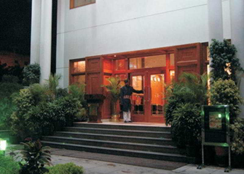 J P Cordial Hotel Бангалор Екстериор снимка