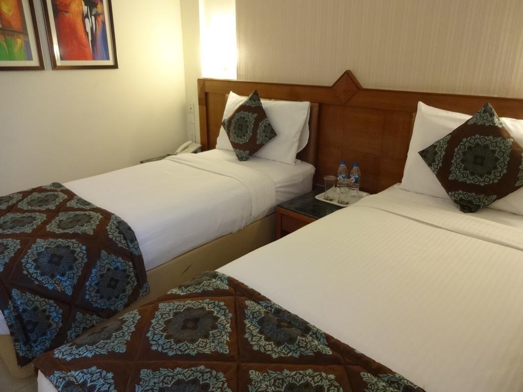 J P Cordial Hotel Бангалор Екстериор снимка