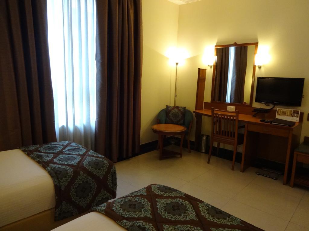 J P Cordial Hotel Бангалор Екстериор снимка