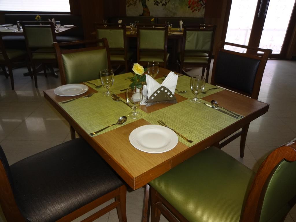 J P Cordial Hotel Бангалор Екстериор снимка
