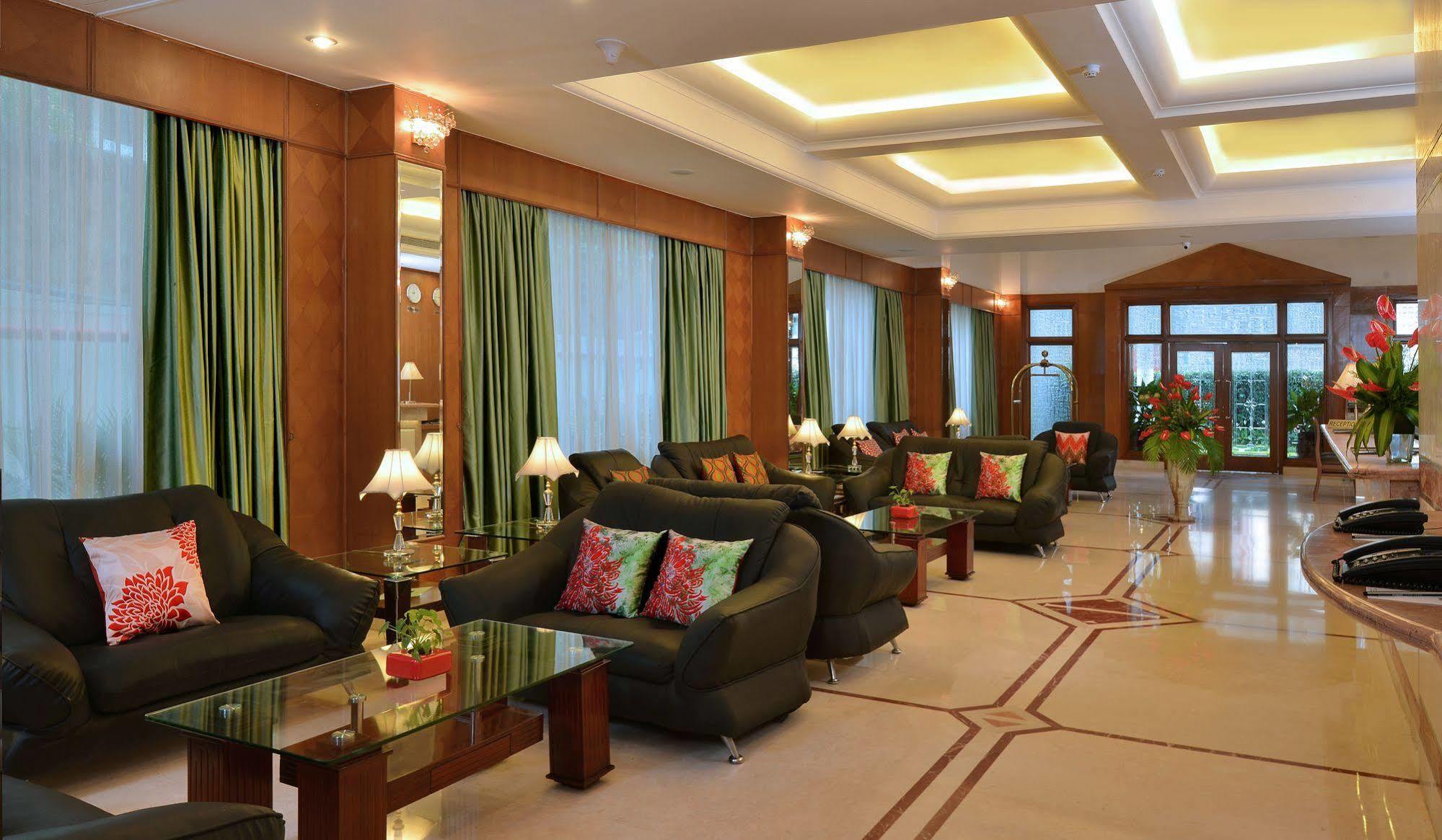 J P Cordial Hotel Бангалор Екстериор снимка